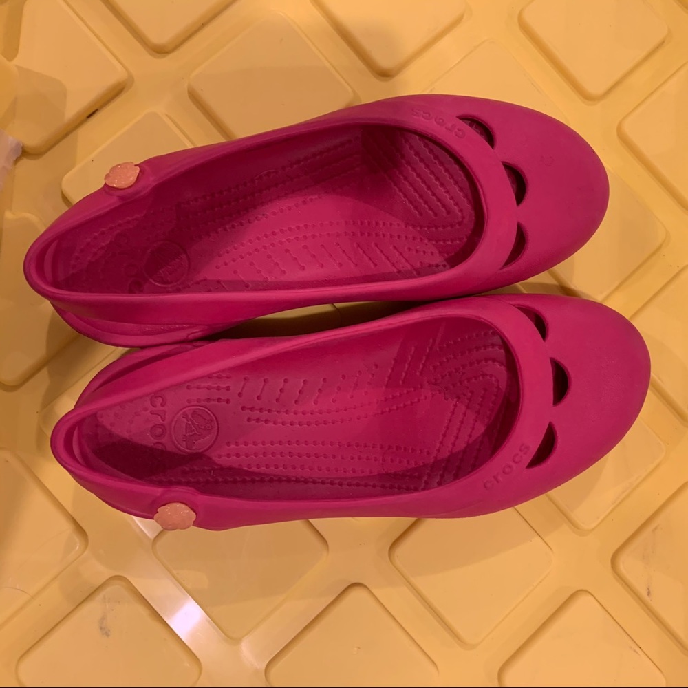 Pink crocs slingback flats